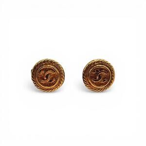Chanel Vintage Gold Tone CC Logo Round Clip-On Earrings 93P
